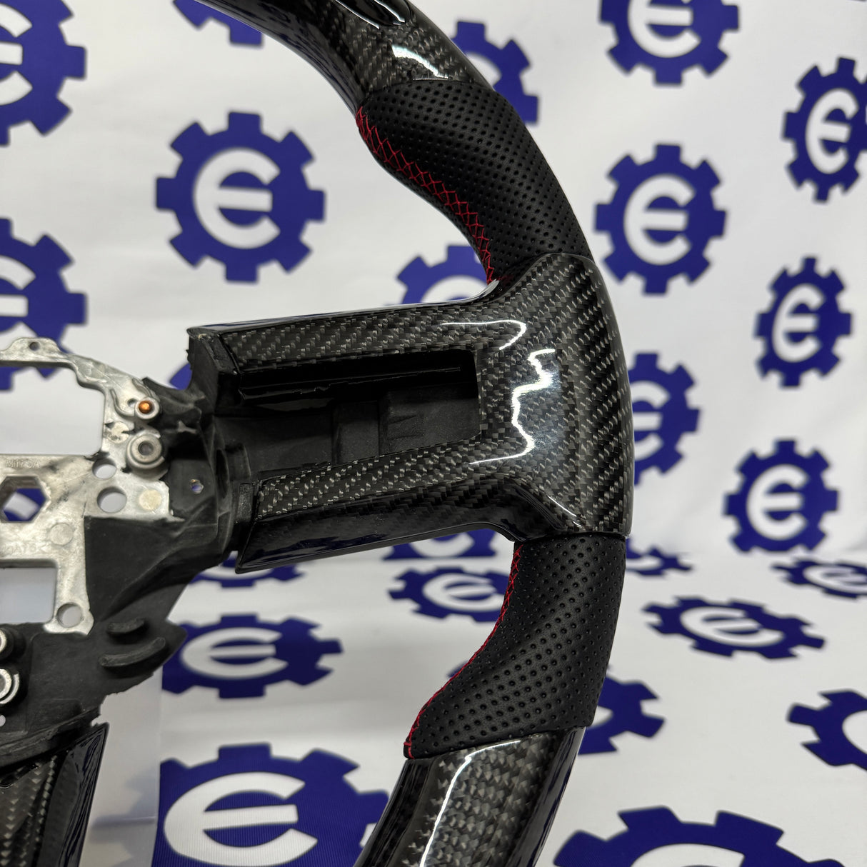 2010-2014 Ford Mustang S197 Carbon Fiber Steering Wheel - Customizable