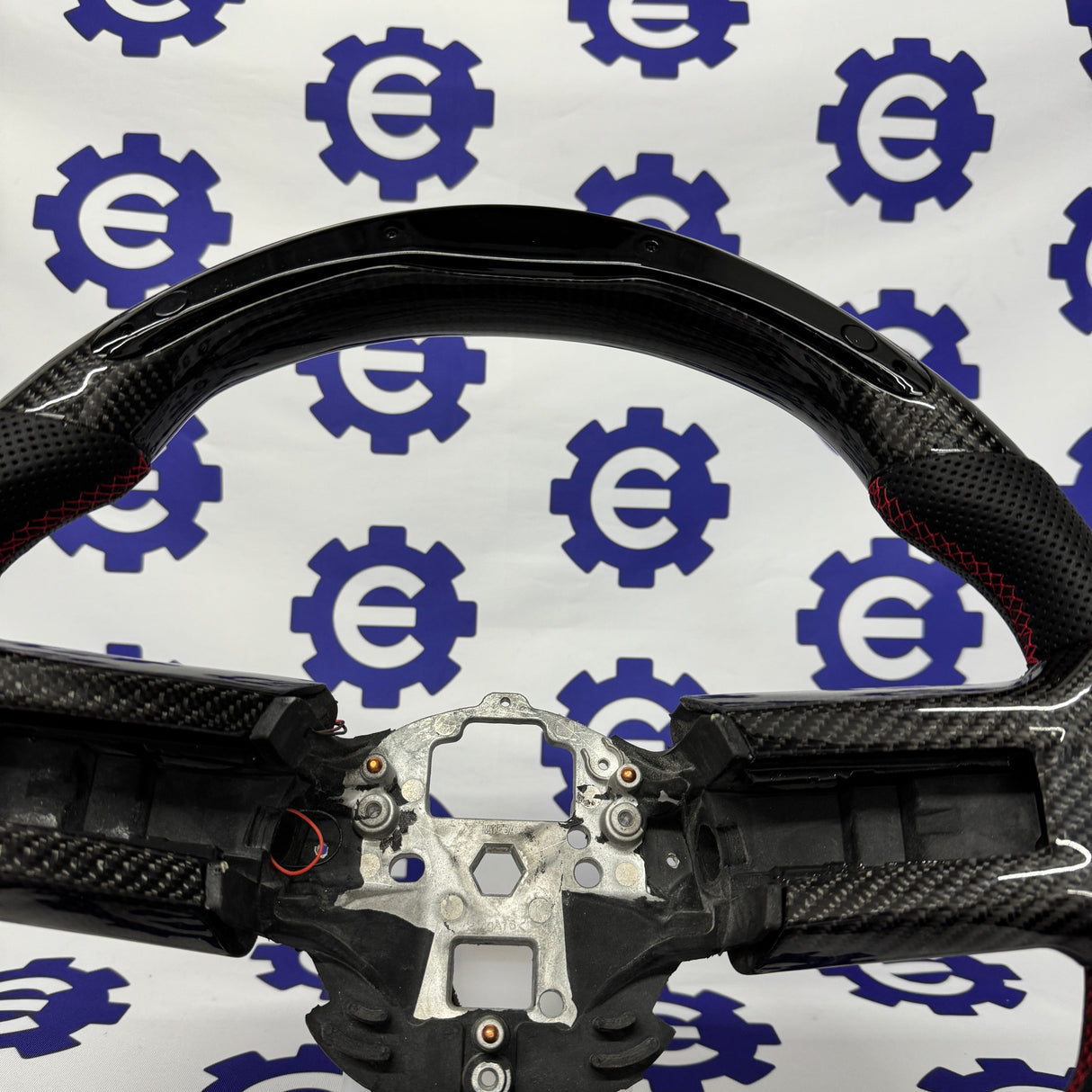 2010-2014 Ford Mustang S197 Carbon Fiber Steering Wheel - Customizable